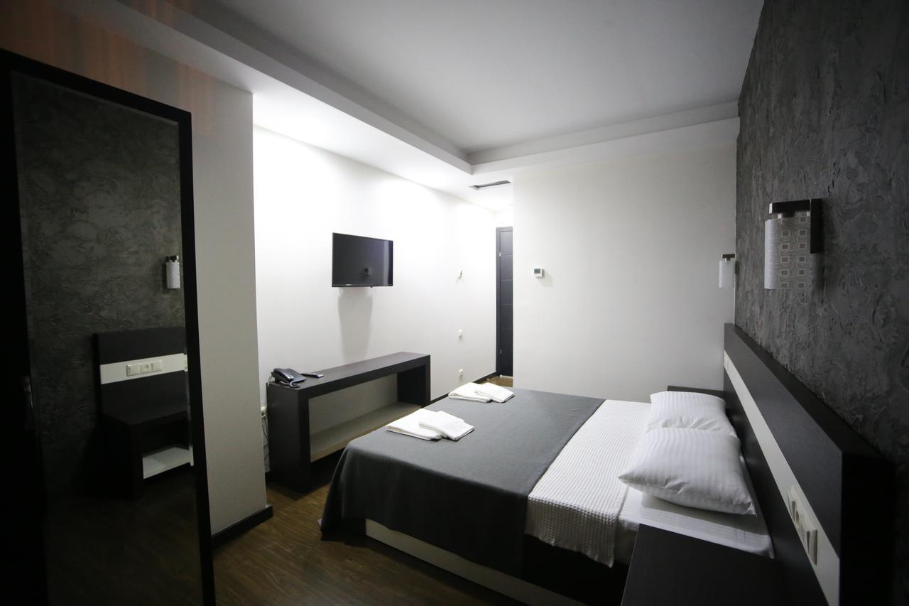 West Tower Hotel Kutaisi Eksteriør billede